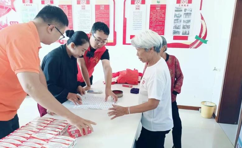 sunbet申搏官方网站基金会深入佳木斯市桦南县愚公村开展药品捐赠活动